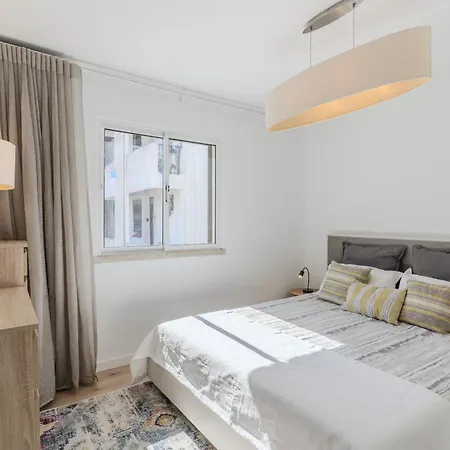 #381 Sunny In The Heart Of Appartement